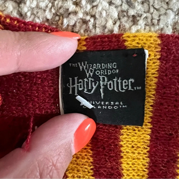 UNIVERSAL STUDIOS  Wizarding World of Harry Potter GRYFFINDOR Scarf - Picture 6 of 7